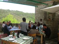 Essen im Innenhof