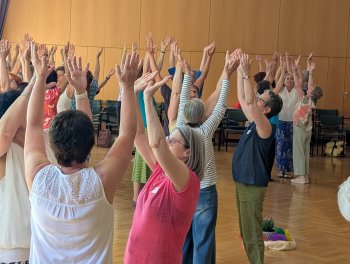 Larissas eigene Choreografie zu georgischer Musik lud zur Zentrierung und Verbindung ein