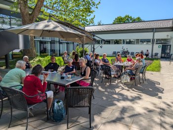 Sommerwetter beim Choretaki-Tanztag - gelöste Stimmung in der Pause